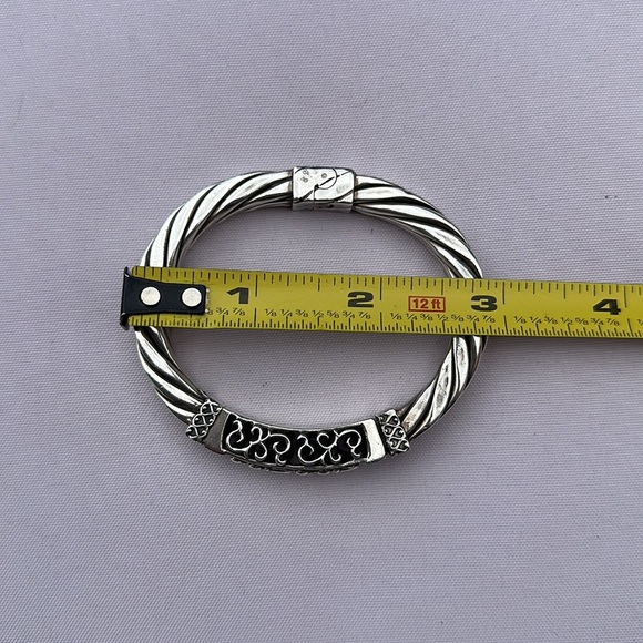 Silpada Filigree Twisted Floral Cable
Bangle Hinged Bracelet RARE B0669 - Picture 8 of 12